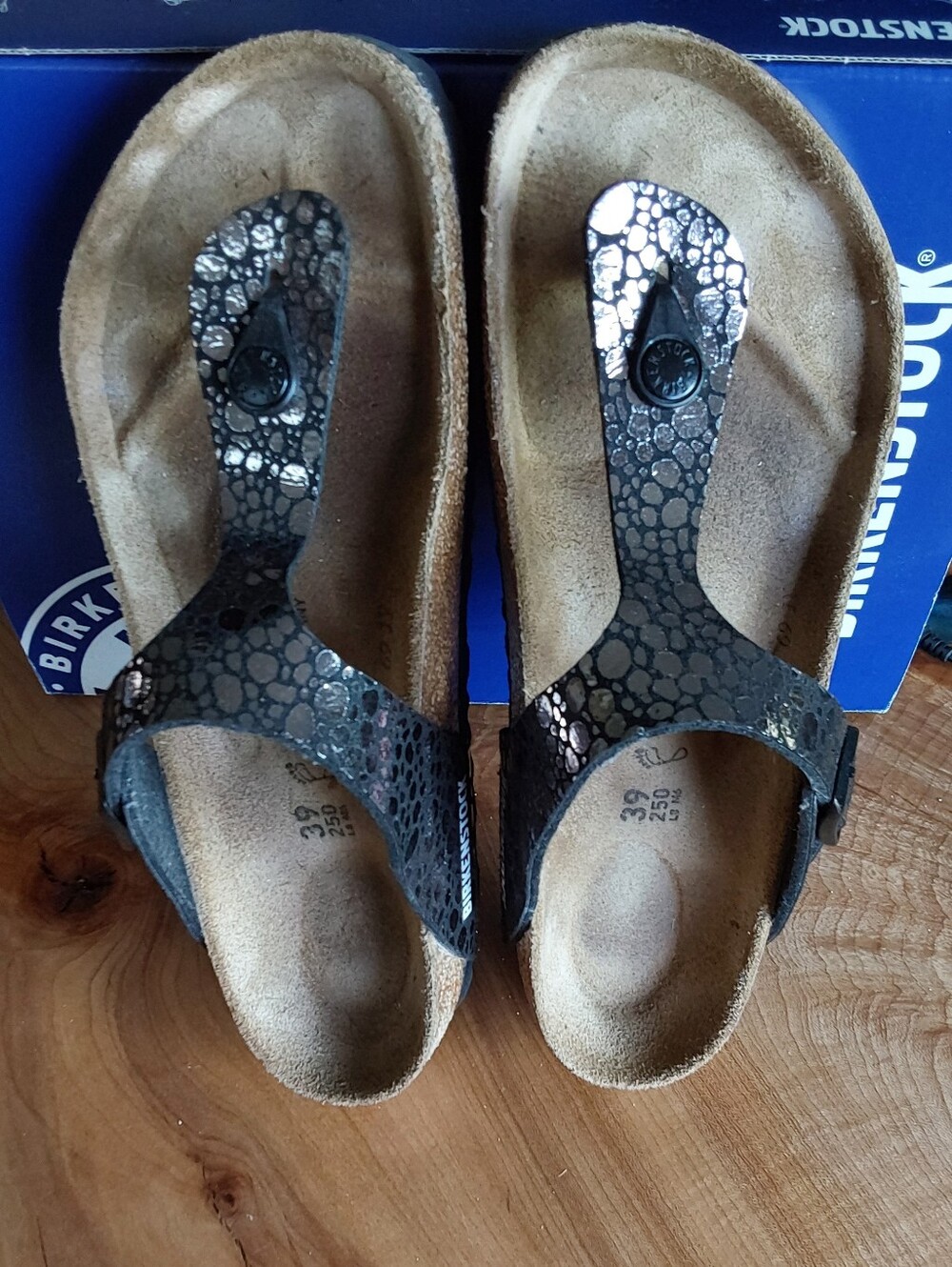 BIRKENSTOCK GIZEH METALLIC BLACK STONE SANDALS 8